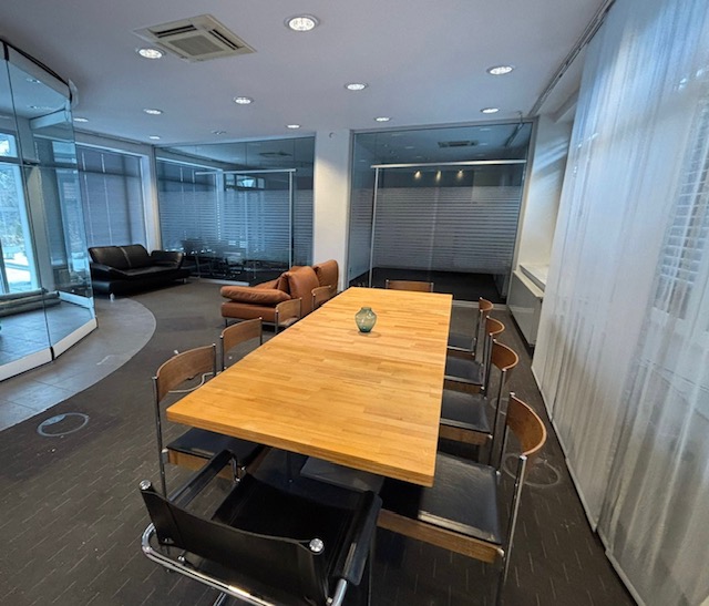 2b97e9b9 4606 4d84 923a 82584b1370b2